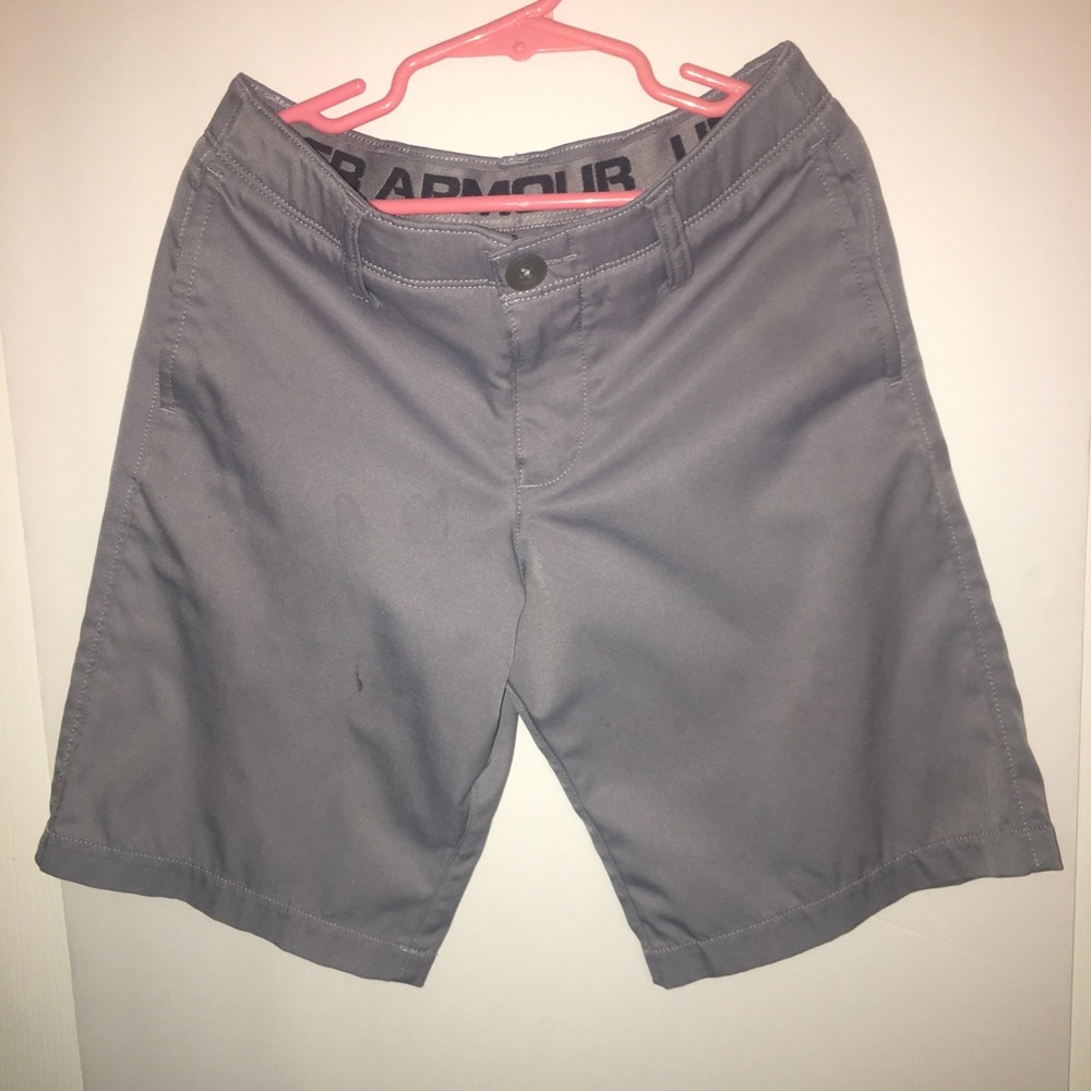 Gray Under Armour boy shorts size 8